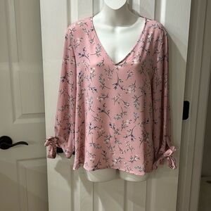 CeCewomen size medium blouse